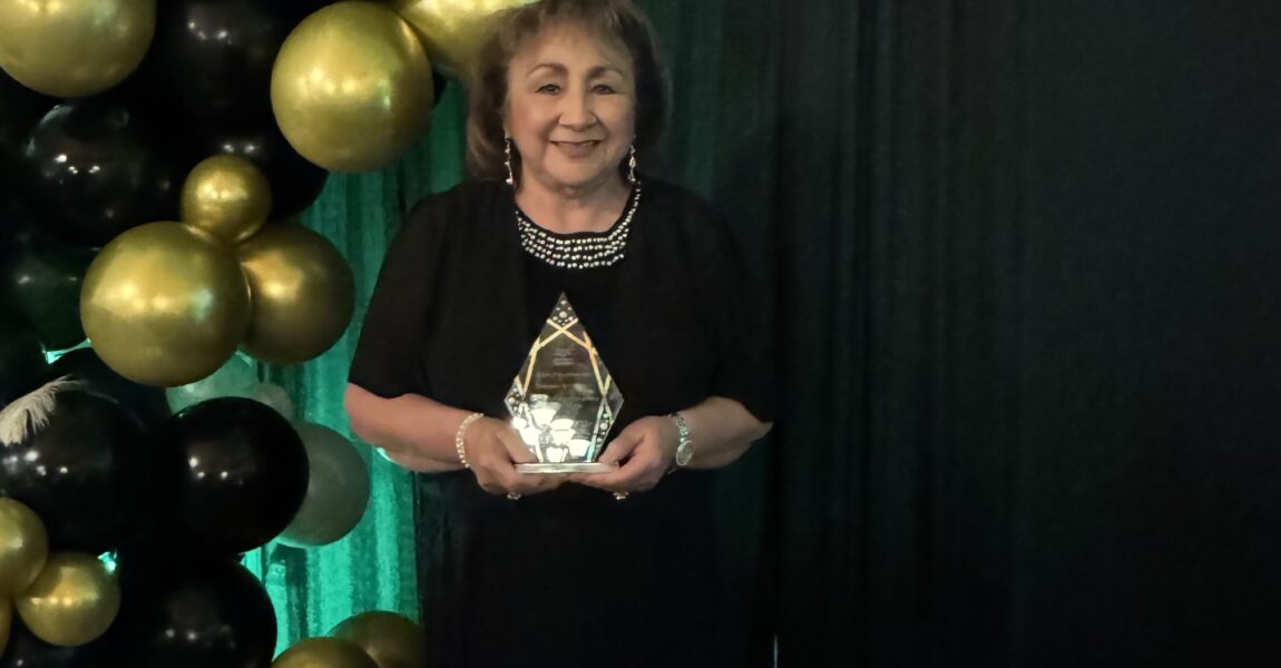 Rosie Stewart awarded “Champion for Children” by Jardin de los Ninos